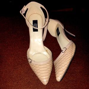 Jones New York nude color strap heels